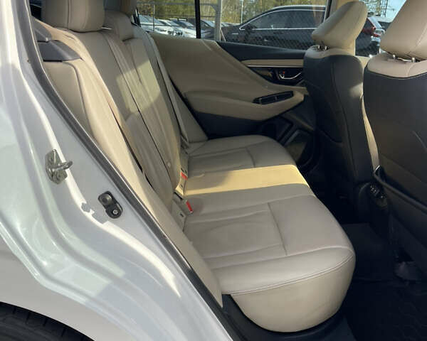 Білий Субару Легасі, об'ємом двигуна 2.5 л та пробігом 40 тис. км за 16850 $, фото 40 на Automoto.ua