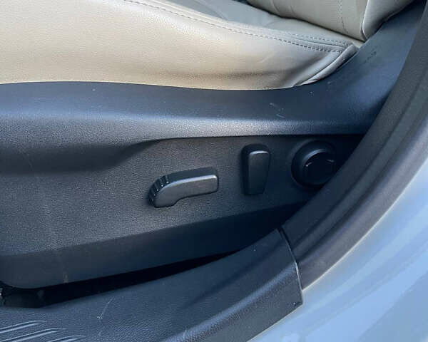 Белый Субару Легаси, объемом двигателя 2.5 л и пробегом 40 тыс. км за 15900 $, фото 12 на Automoto.ua