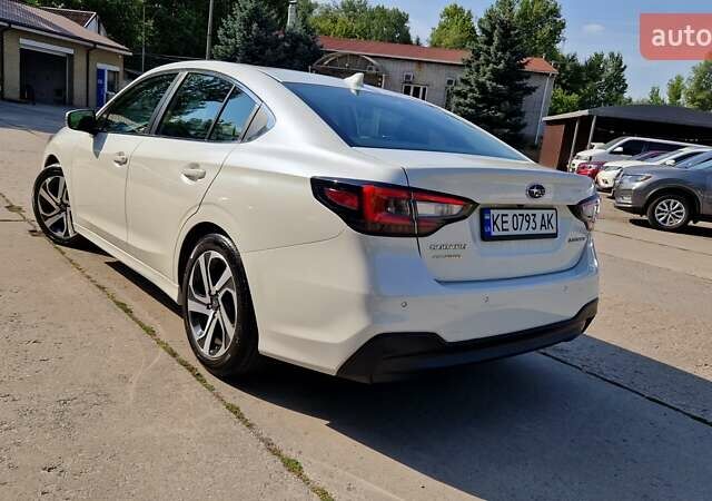 Белый Субару Легаси, объемом двигателя 2.5 л и пробегом 103 тыс. км за 16500 $, фото 5 на Automoto.ua