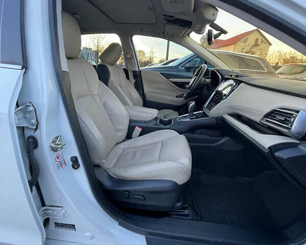 Белый Субару Легаси, объемом двигателя 2.5 л и пробегом 40 тыс. км за 15900 $, фото 30 на Automoto.ua