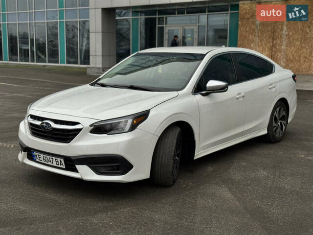 Белый Субару Легаси, объемом двигателя 2.5 л и пробегом 124 тыс. км за 18100 $, фото 4 на Automoto.ua