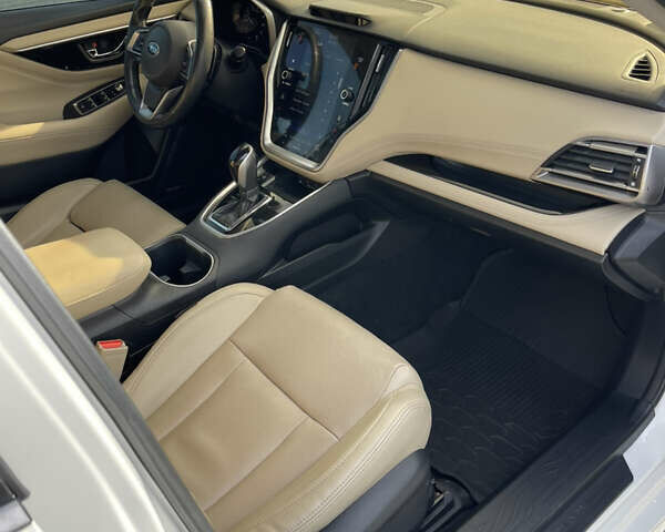 Білий Субару Легасі, об'ємом двигуна 2.5 л та пробігом 40 тис. км за 16850 $, фото 46 на Automoto.ua