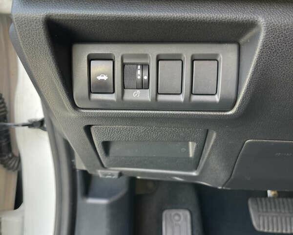 Білий Субару Легасі, об'ємом двигуна 2.5 л та пробігом 40 тис. км за 16850 $, фото 24 на Automoto.ua