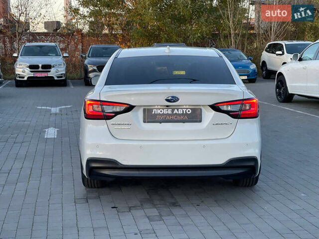 Белый Субару Легаси, объемом двигателя 2.5 л и пробегом 40 тыс. км за 15900 $, фото 4 на Automoto.ua