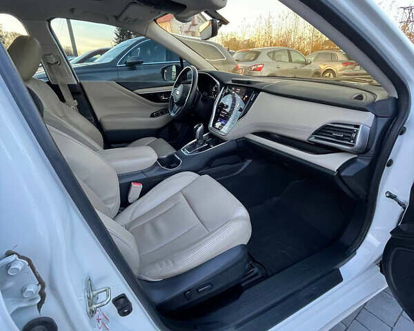 Белый Субару Легаси, объемом двигателя 2.5 л и пробегом 40 тыс. км за 15900 $, фото 27 на Automoto.ua