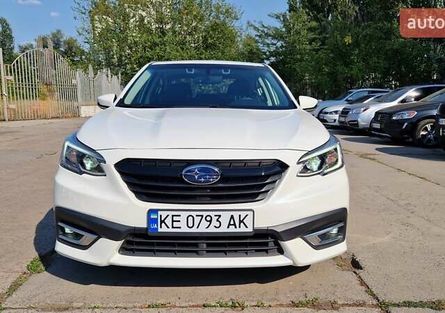 Белый Субару Легаси, объемом двигателя 2.5 л и пробегом 103 тыс. км за 16500 $, фото 1 на Automoto.ua