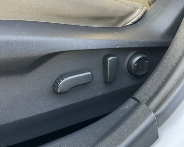 Білий Субару Легасі, об'ємом двигуна 2.5 л та пробігом 40 тис. км за 16850 $, фото 20 на Automoto.ua