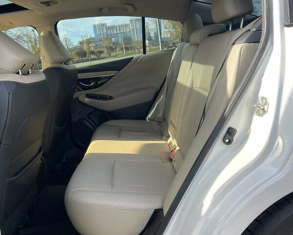 Білий Субару Легасі, об'ємом двигуна 2.5 л та пробігом 40 тис. км за 16850 $, фото 37 на Automoto.ua