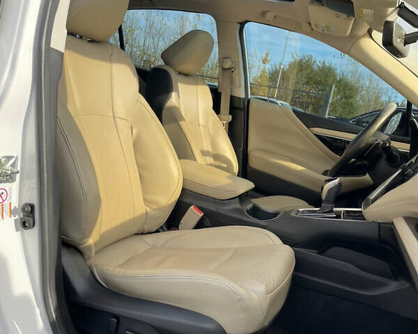 Білий Субару Легасі, об'ємом двигуна 2.5 л та пробігом 40 тис. км за 16850 $, фото 47 на Automoto.ua