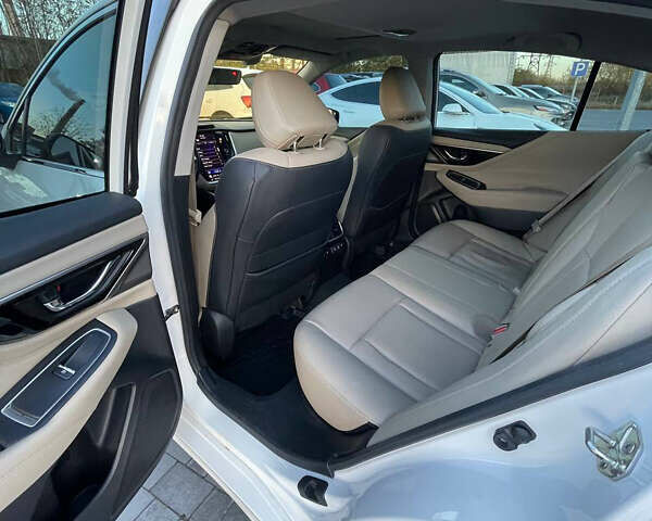 Белый Субару Легаси, объемом двигателя 2.5 л и пробегом 40 тыс. км за 15900 $, фото 23 на Automoto.ua