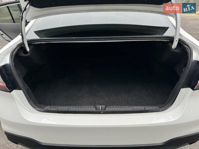 Белый Субару Легаси, объемом двигателя 2.5 л и пробегом 124 тыс. км за 18100 $, фото 17 на Automoto.ua