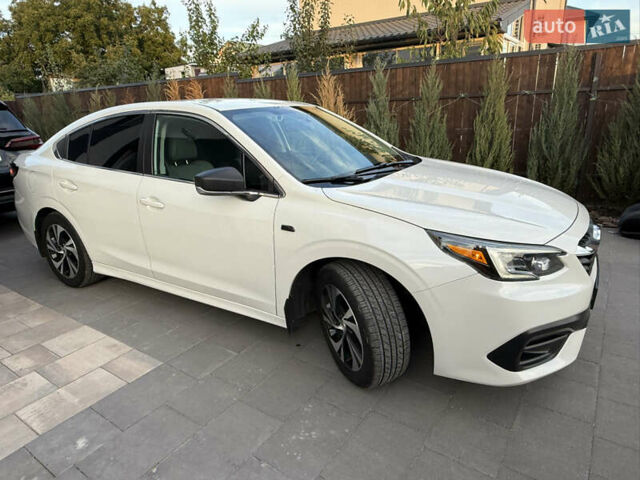 Белый Субару Легаси, объемом двигателя 2.46 л и пробегом 54 тыс. км за 15800 $, фото 7 на Automoto.ua