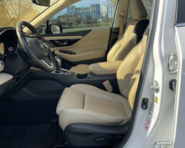 Білий Субару Легасі, об'ємом двигуна 2.5 л та пробігом 40 тис. км за 16850 $, фото 19 на Automoto.ua