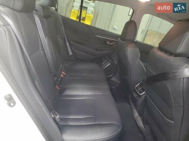 Белый Субару Легаси, объемом двигателя 2.4 л и пробегом 51 тыс. км за 3300 $, фото 9 на Automoto.ua