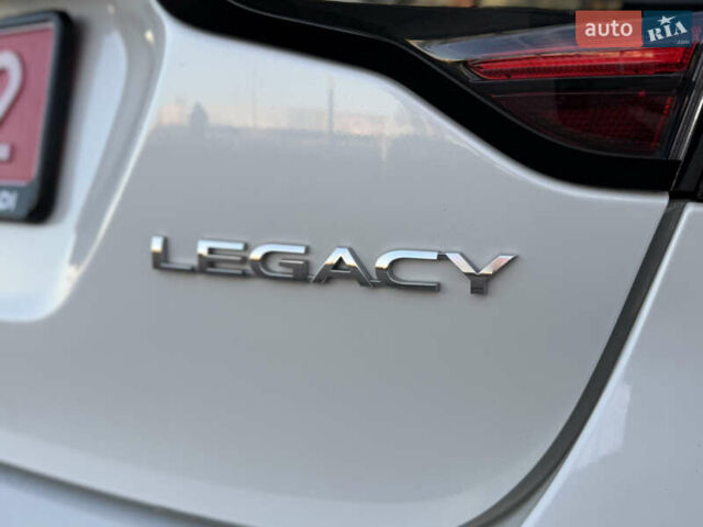 Білий Субару Легасі, об'ємом двигуна 2.5 л та пробігом 63 тис. км за 22900 $, фото 16 на Automoto.ua
