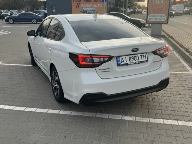 Белый Субару Легаси, объемом двигателя 2.5 л и пробегом 136 тыс. км за 21500 $, фото 5 на Automoto.ua
