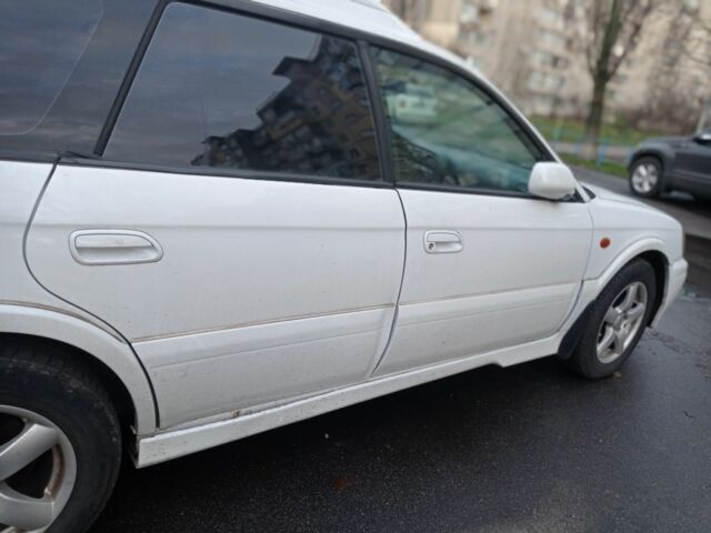 Белый Субару Легаси, объемом двигателя 2.5 л и пробегом 290 тыс. км за 4100 $, фото 1 на Automoto.ua