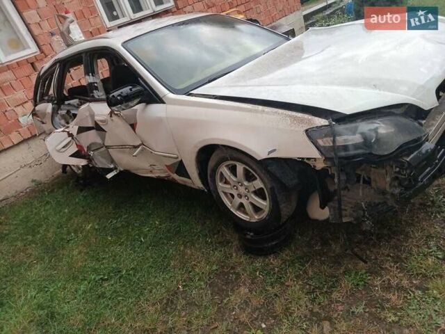Білий Субару Легасі, об'ємом двигуна 1.99 л та пробігом 320 тис. км за 1999 $, фото 4 на Automoto.ua