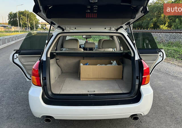 Білий Субару Легасі, об'ємом двигуна 2.5 л та пробігом 70 тис. км за 6700 $, фото 48 на Automoto.ua