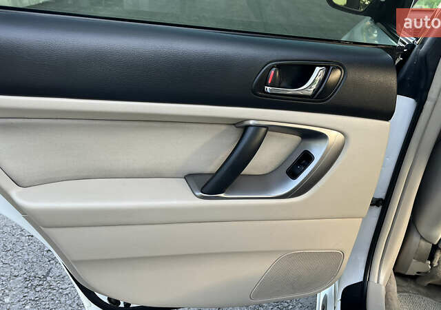 Білий Субару Легасі, об'ємом двигуна 2.5 л та пробігом 70 тис. км за 6700 $, фото 47 на Automoto.ua