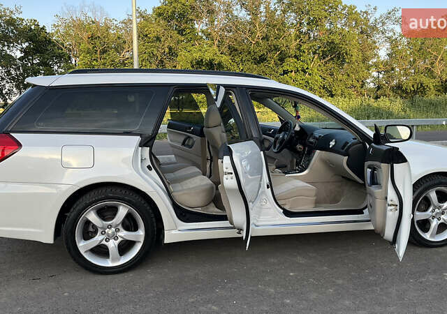 Білий Субару Легасі, об'ємом двигуна 2.5 л та пробігом 70 тис. км за 6700 $, фото 41 на Automoto.ua