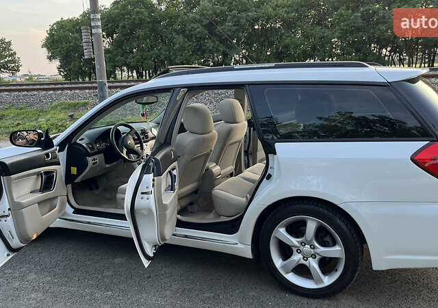 Білий Субару Легасі, об'ємом двигуна 2.5 л та пробігом 70 тис. км за 6700 $, фото 17 на Automoto.ua