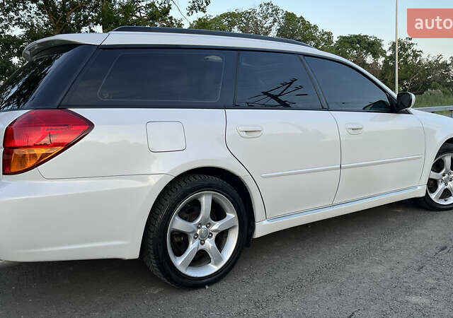 Білий Субару Легасі, об'ємом двигуна 2.5 л та пробігом 70 тис. км за 6700 $, фото 4 на Automoto.ua