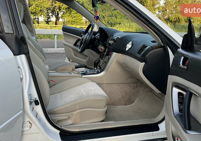 Білий Субару Легасі, об'ємом двигуна 2.5 л та пробігом 70 тис. км за 6700 $, фото 32 на Automoto.ua