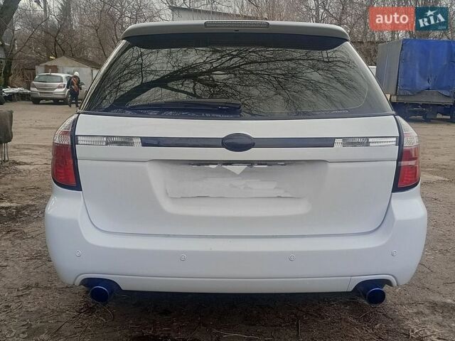 Білий Субару Легасі, об'ємом двигуна 2 л та пробігом 238 тис. км за 6700 $, фото 6 на Automoto.ua