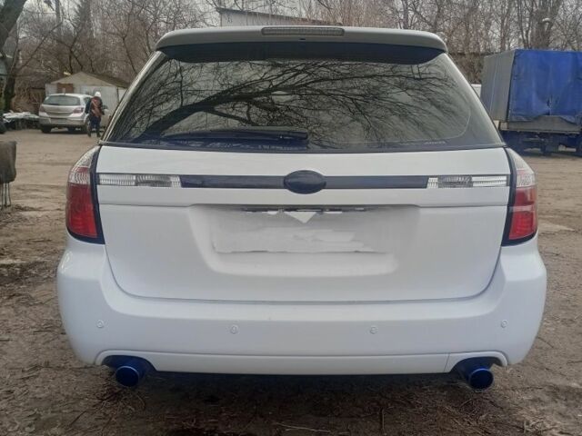 Белый Субару Легаси, объемом двигателя 2 л и пробегом 230 тыс. км за 6800 $, фото 2 на Automoto.ua