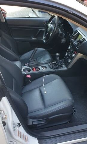 Белый Субару Легаси, объемом двигателя 2 л и пробегом 250 тыс. км за 4500 $, фото 8 на Automoto.ua