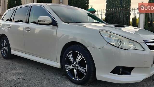 Білий Субару Легасі, об'ємом двигуна 2 л та пробігом 225 тис. км за 7600 $, фото 16 на Automoto.ua