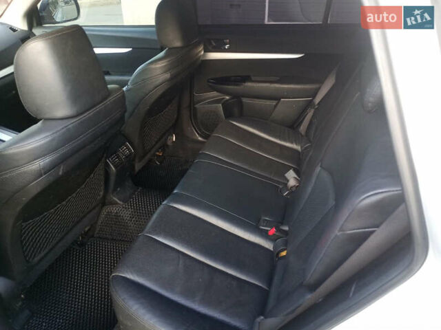 Білий Субару Легасі, об'ємом двигуна 2.46 л та пробігом 250 тис. км за 6500 $, фото 5 на Automoto.ua