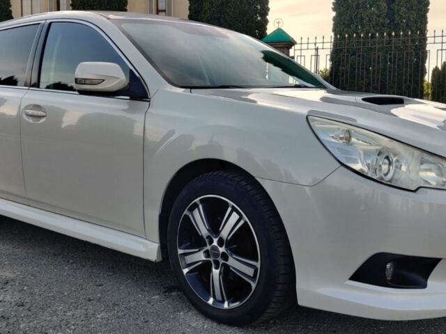 Білий Субару Легасі, об'ємом двигуна 2 л та пробігом 225 тис. км за 7600 $, фото 16 на Automoto.ua