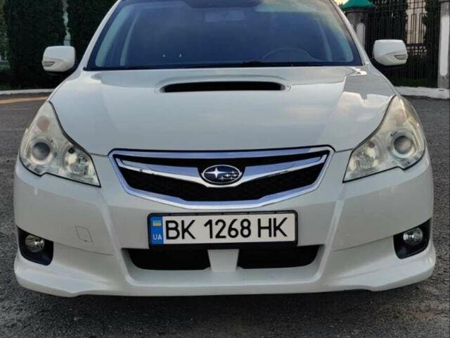 Белый Субару Легаси, объемом двигателя 2 л и пробегом 225 тыс. км за 7600 $, фото 15 на Automoto.ua
