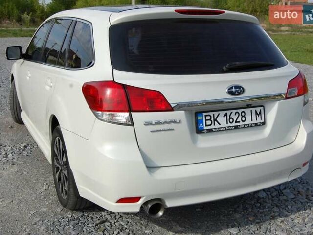 Білий Субару Легасі, об'ємом двигуна 2 л та пробігом 158 тис. км за 7500 $, фото 11 на Automoto.ua