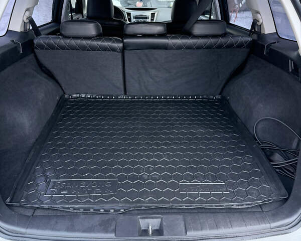 Белый Субару Легаси, объемом двигателя 2 л и пробегом 165 тыс. км за 8400 $, фото 18 на Automoto.ua