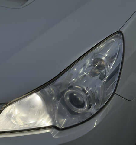 Белый Субару Легаси, объемом двигателя 2 л и пробегом 225 тыс. км за 8500 $, фото 8 на Automoto.ua