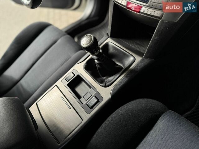 Білий Субару Легасі, об'ємом двигуна 2 л та пробігом 250 тис. км за 9500 $, фото 62 на Automoto.ua