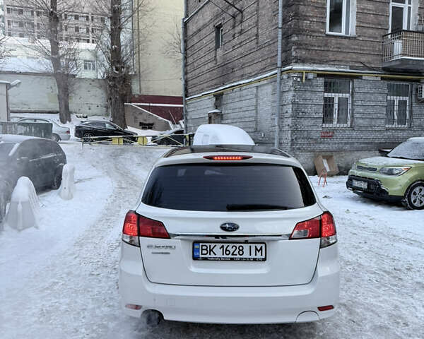 Белый Субару Легаси, объемом двигателя 2 л и пробегом 165 тыс. км за 8400 $, фото 10 на Automoto.ua
