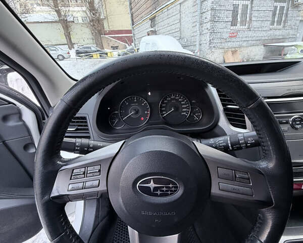 Белый Субару Легаси, объемом двигателя 2 л и пробегом 165 тыс. км за 8400 $, фото 14 на Automoto.ua