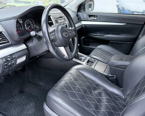 Белый Субару Легаси, объемом двигателя 2 л и пробегом 165 тыс. км за 8400 $, фото 12 на Automoto.ua