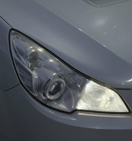 Белый Субару Легаси, объемом двигателя 2 л и пробегом 225 тыс. км за 8500 $, фото 9 на Automoto.ua