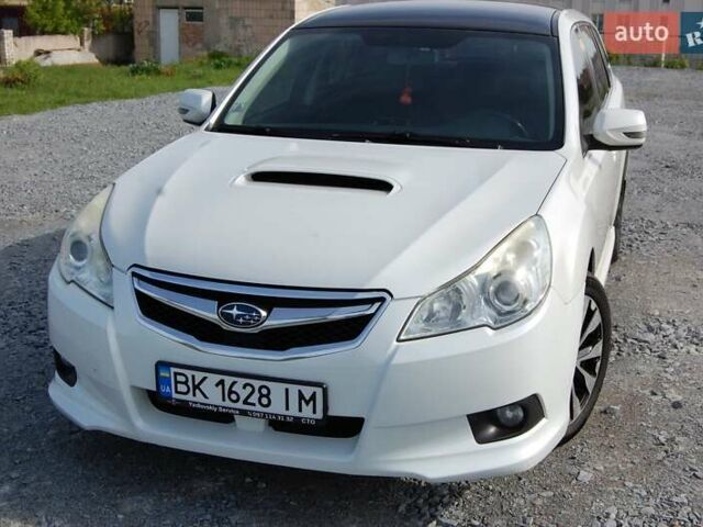 Білий Субару Легасі, об'ємом двигуна 2 л та пробігом 158 тис. км за 7500 $, фото 3 на Automoto.ua