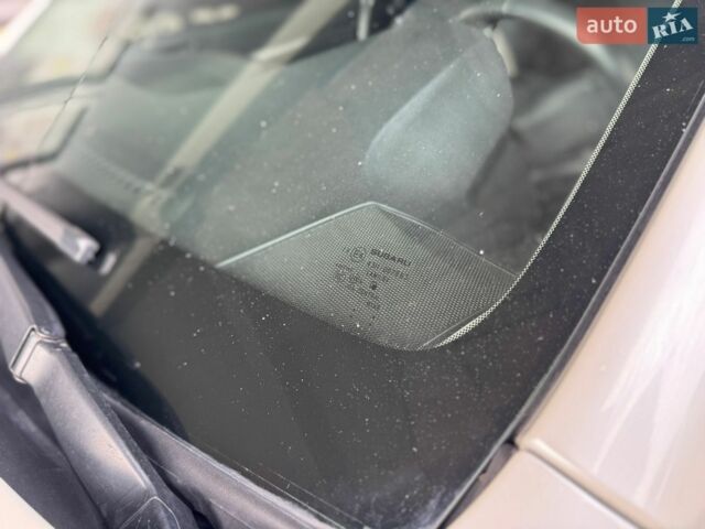 Білий Субару Легасі, об'ємом двигуна 2 л та пробігом 250 тис. км за 9500 $, фото 5 на Automoto.ua