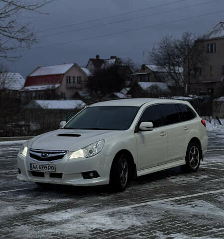 Белый Субару Легаси, объемом двигателя 2 л и пробегом 225 тыс. км за 8500 $, фото 3 на Automoto.ua