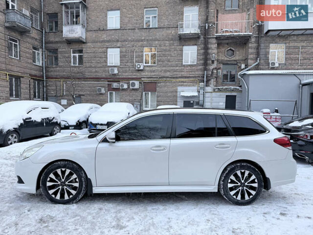 Белый Субару Легаси, объемом двигателя 2 л и пробегом 165 тыс. км за 8400 $, фото 9 на Automoto.ua