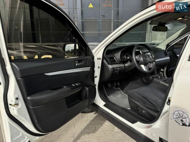 Білий Субару Легасі, об'ємом двигуна 2 л та пробігом 250 тис. км за 9500 $, фото 30 на Automoto.ua