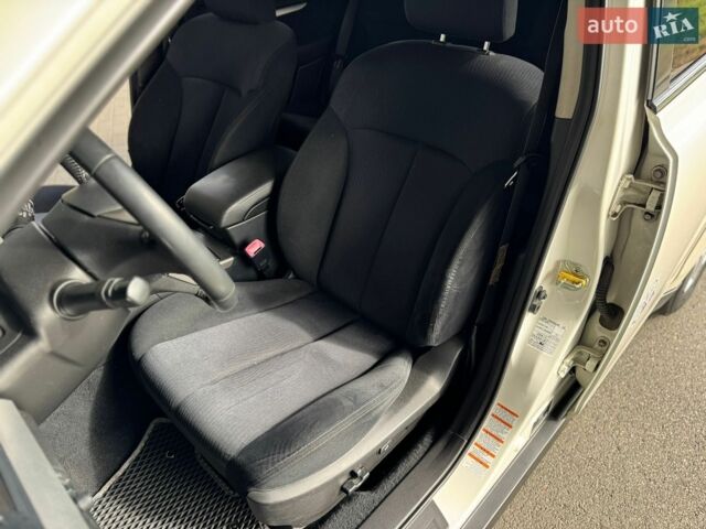 Білий Субару Легасі, об'ємом двигуна 2 л та пробігом 250 тис. км за 9500 $, фото 35 на Automoto.ua
