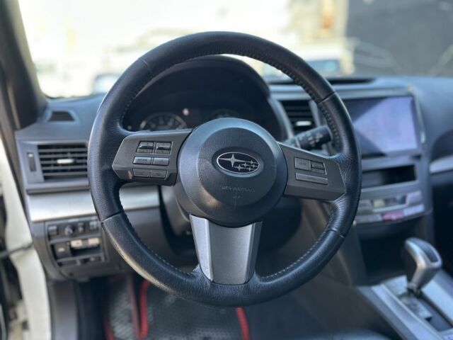 Белый Субару Легаси, объемом двигателя 2.5 л и пробегом 180 тыс. км за 10300 $, фото 9 на Automoto.ua